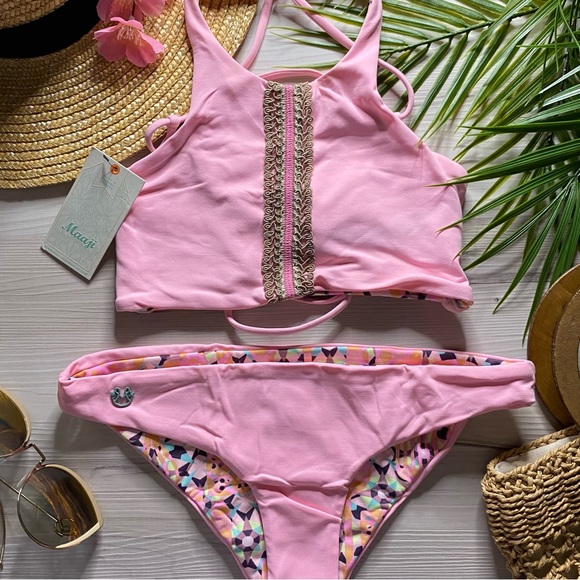 Maaji 🌸 Pink Reversible Halter Embroidered Bikini Top + Bottom